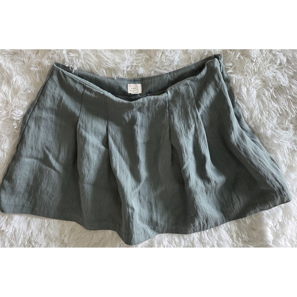 A New Day Skort Womens Size 10 Green Pleated Mini Skirt Shorts Casual Flowy